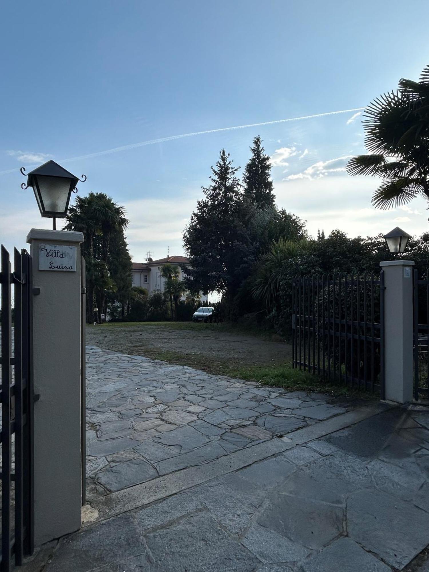 Aparthotel Residenza Dei Fiori Cannero Riviera Zewnętrze zdjęcie
