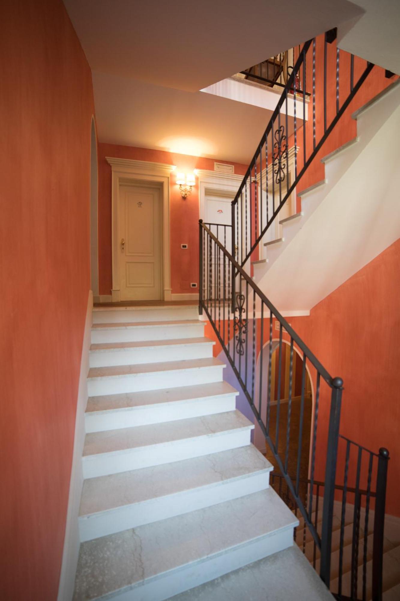 Aparthotel Residenza Dei Fiori Cannero Riviera Zewnętrze zdjęcie