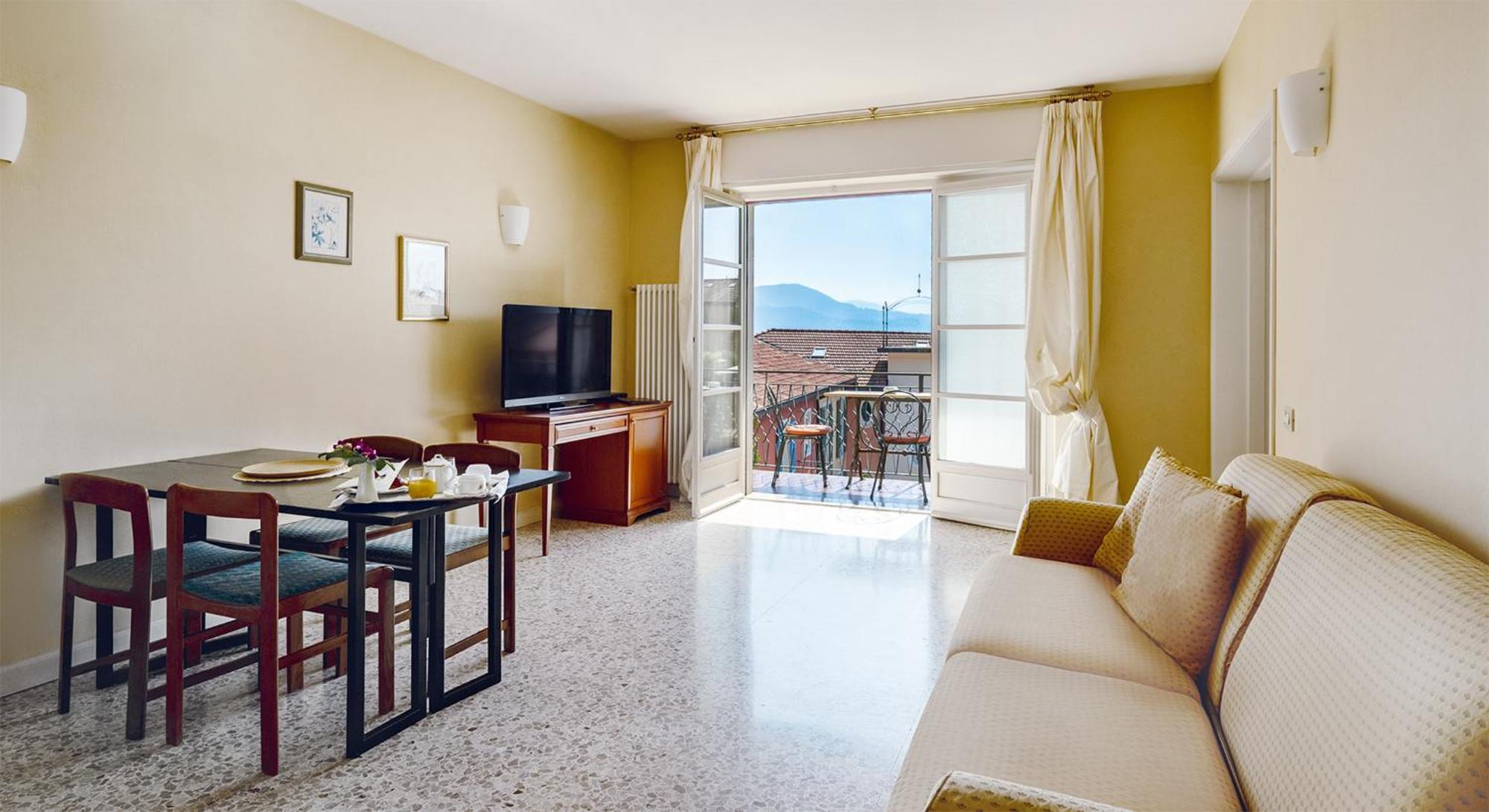 Aparthotel Residenza Dei Fiori Cannero Riviera Zewnętrze zdjęcie