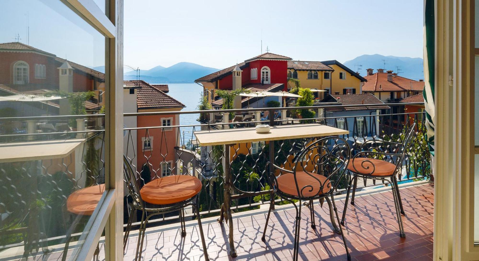 Aparthotel Residenza Dei Fiori Cannero Riviera Zewnętrze zdjęcie