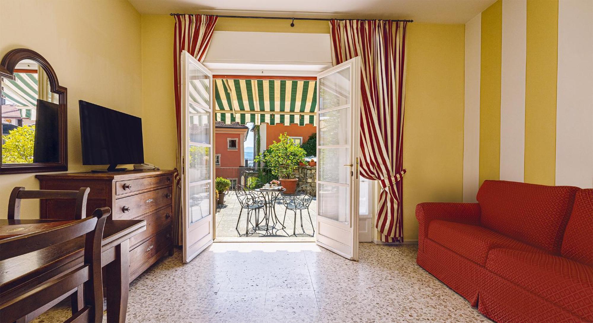 Aparthotel Residenza Dei Fiori Cannero Riviera Zewnętrze zdjęcie